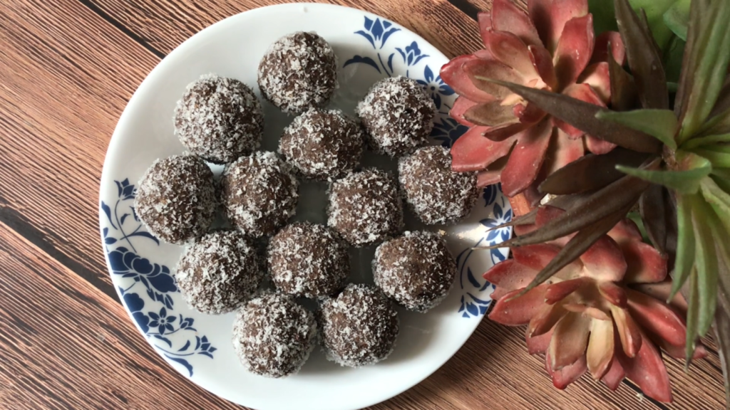 Ragi Coconut Ladoo Recipe | Healthy & Easy 4 Ingredients Summer Snack ...